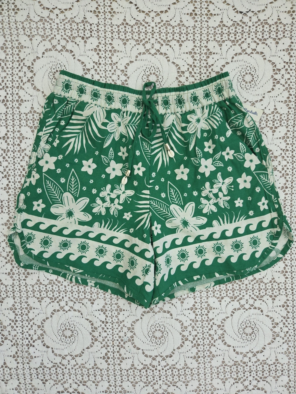 C&C California Green and White Floral Athletic Shorts- Size 6